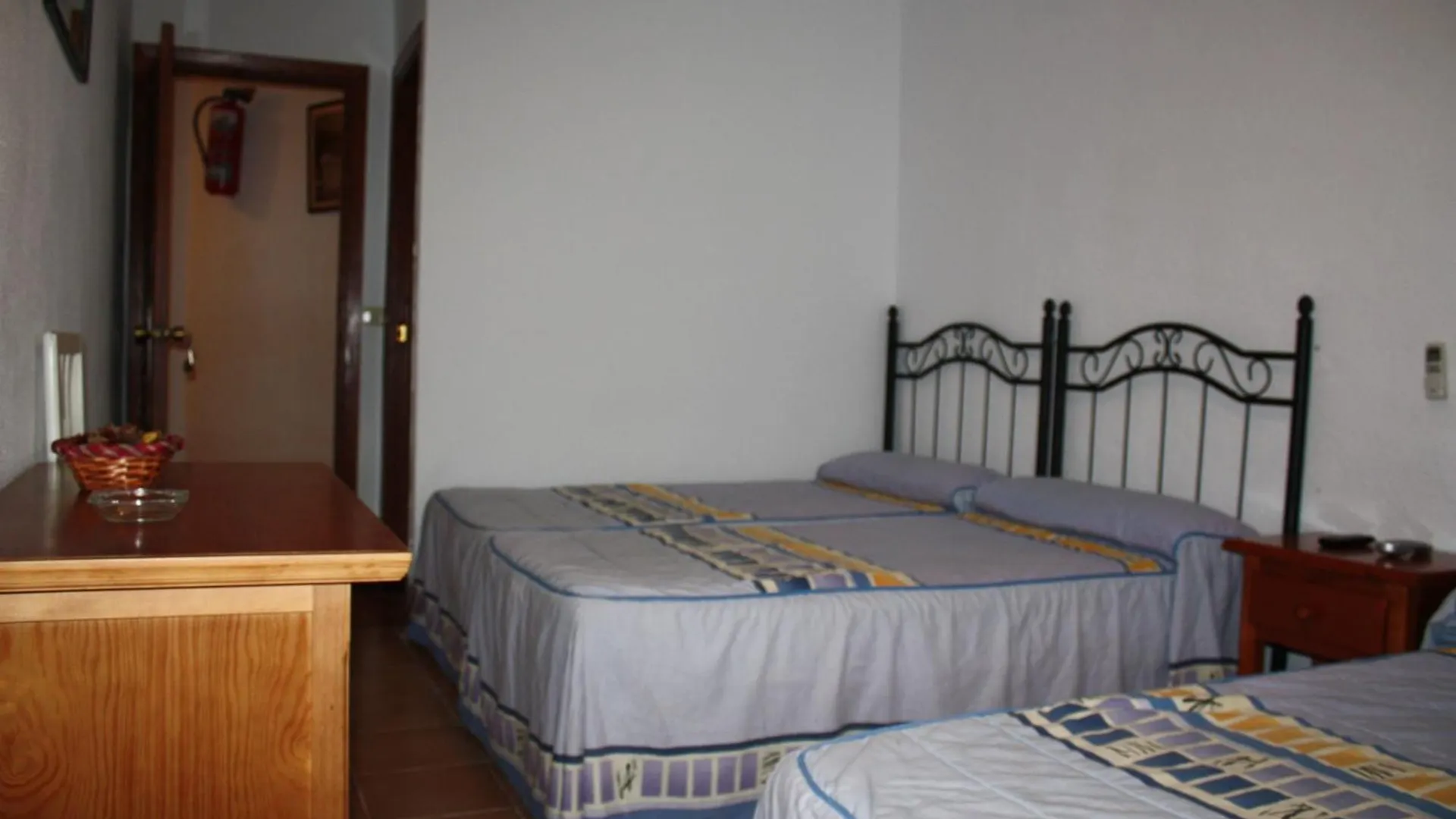 Hostal Tamarindos Маталасканьас